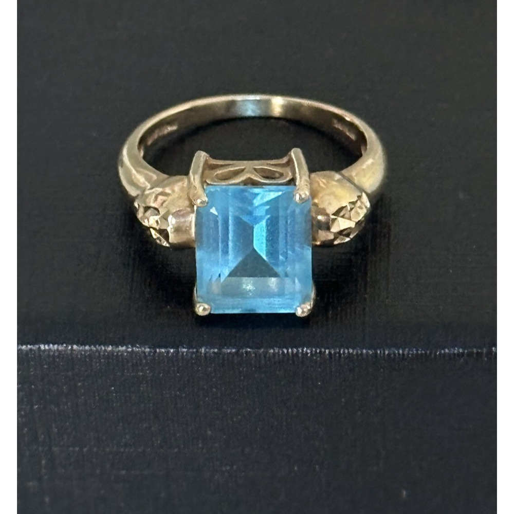 Cyde Duneier Designer 10k Yellow Gold Blue Topaz Emerald Cut Ring Size 6